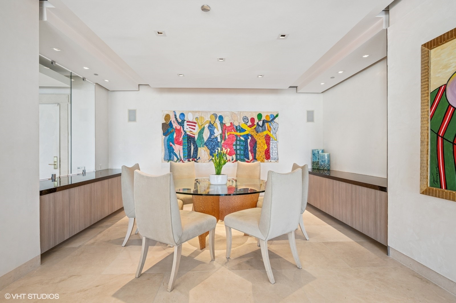 800 N Michigan Avenue Unit: 3301