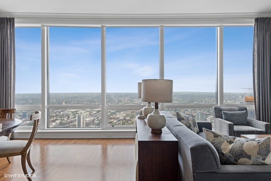401 N Wabash Avenue Unit: 82B