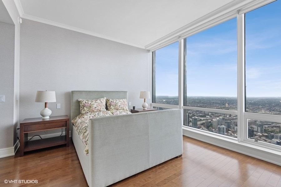 401 N Wabash Avenue Unit: 82B