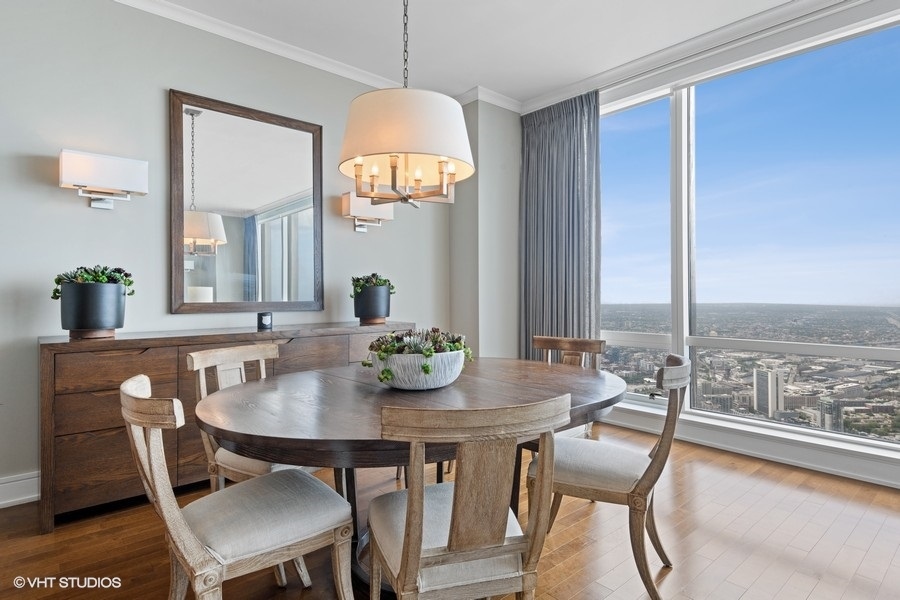401 N Wabash Avenue Unit: 82B