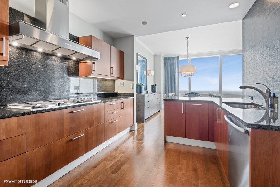 401 N Wabash Avenue Unit: 82B