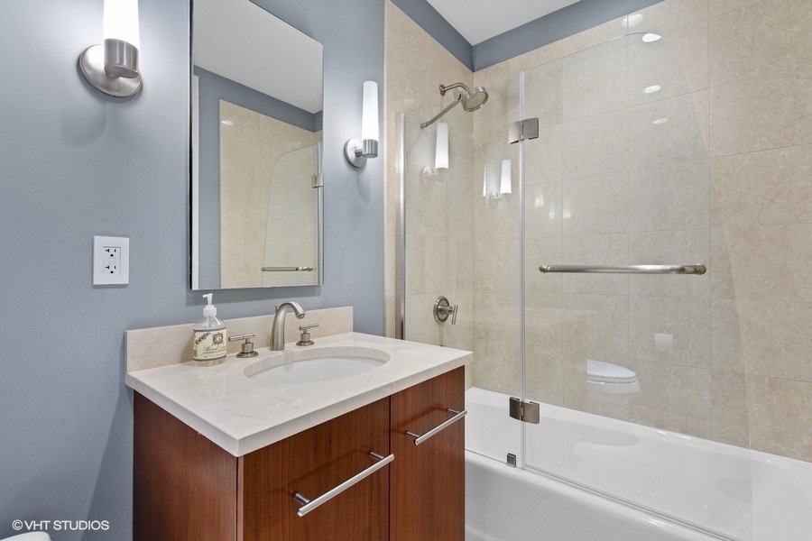 401 N Wabash Avenue Unit: 82B