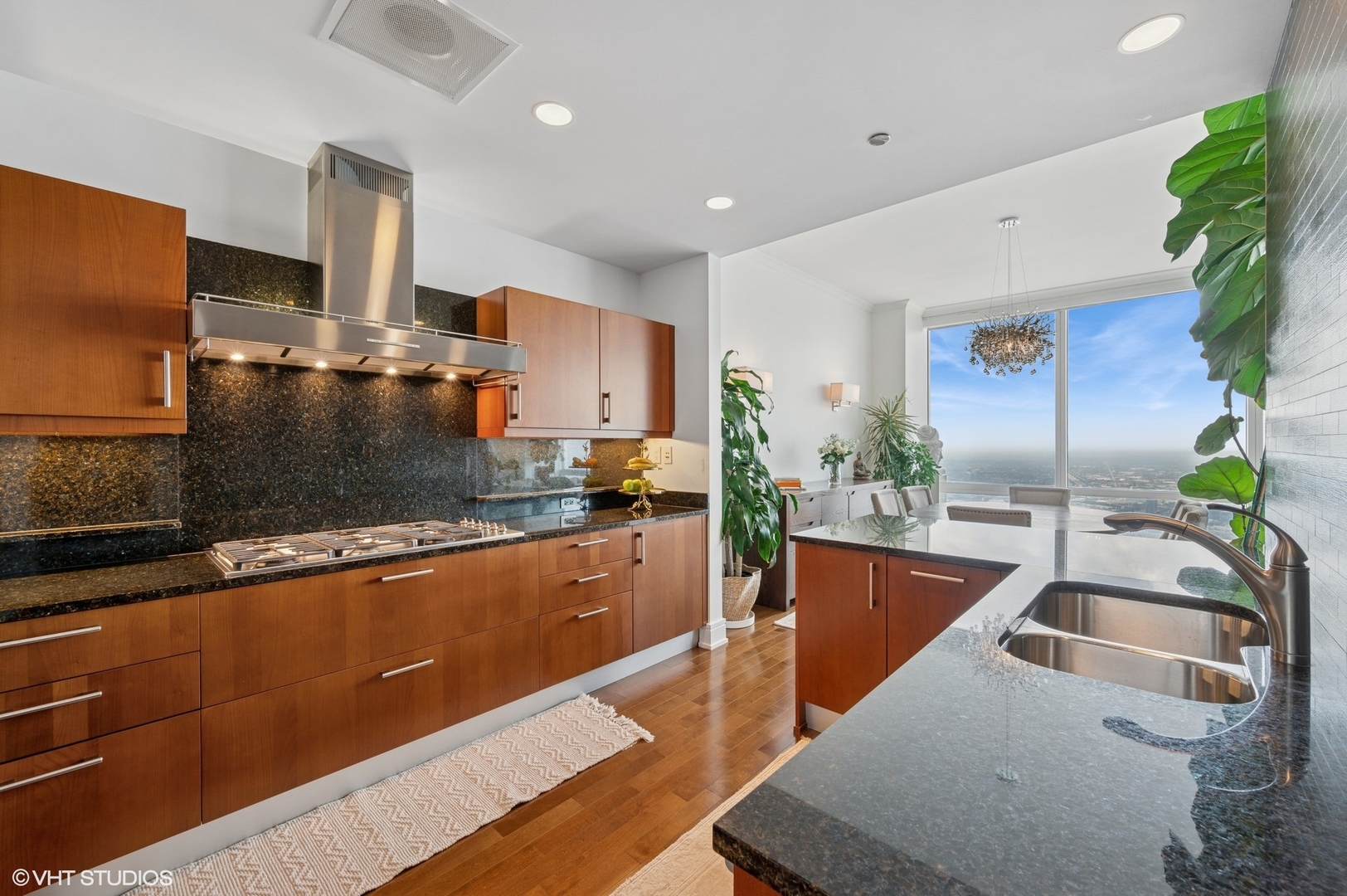 401 N Wabash Avenue Unit: 82B