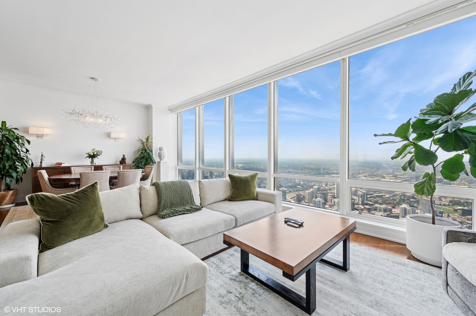 401 N Wabash Avenue Unit: 82B