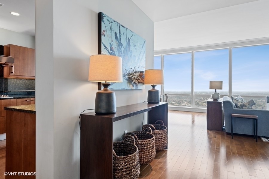 401 N Wabash Avenue Unit: 82B