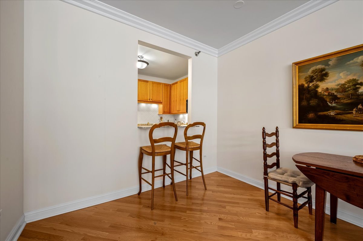 25 E Superior Street Unit: 605