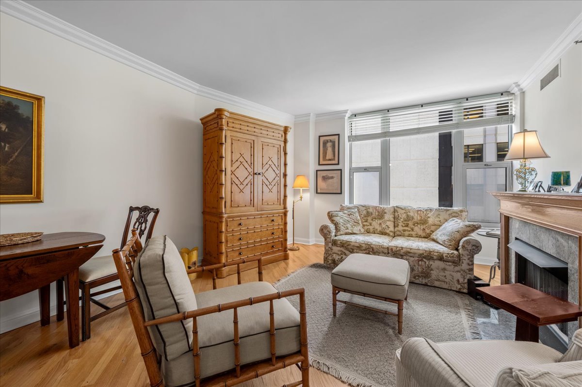 25 E Superior Street Unit: 605