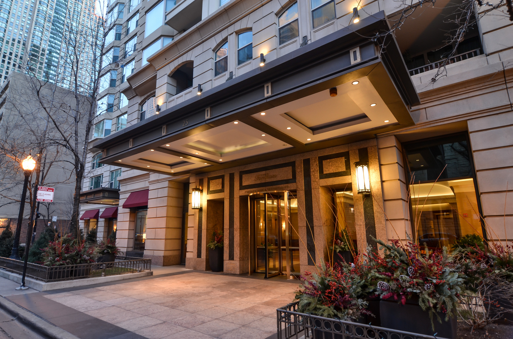 25 E Superior Street Unit: 605