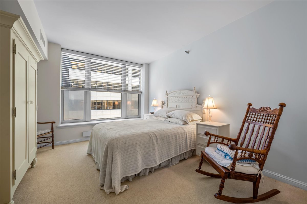 25 E Superior Street Unit: 605
