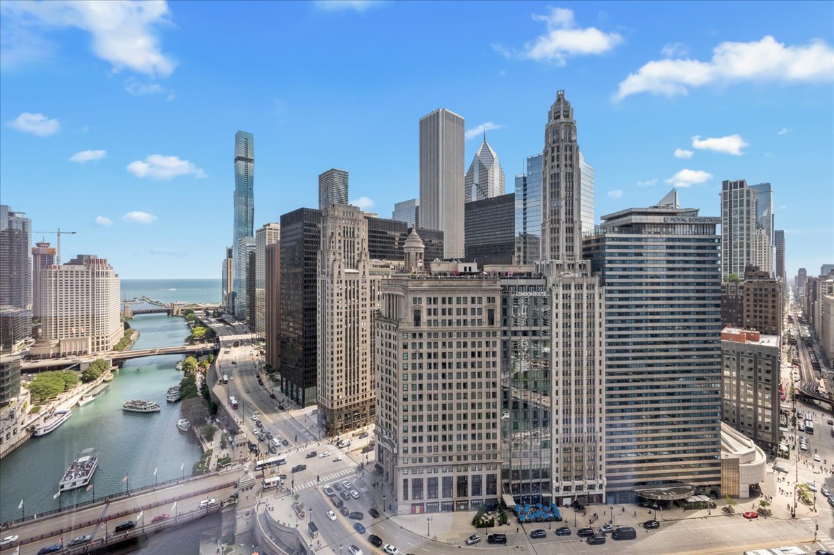 401 N Wabash Avenue Unit: 2044