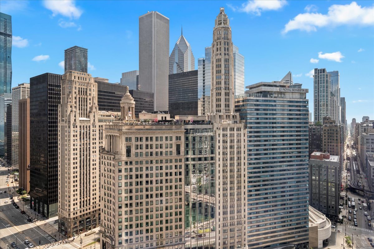 401 N Wabash Avenue Unit: 2044