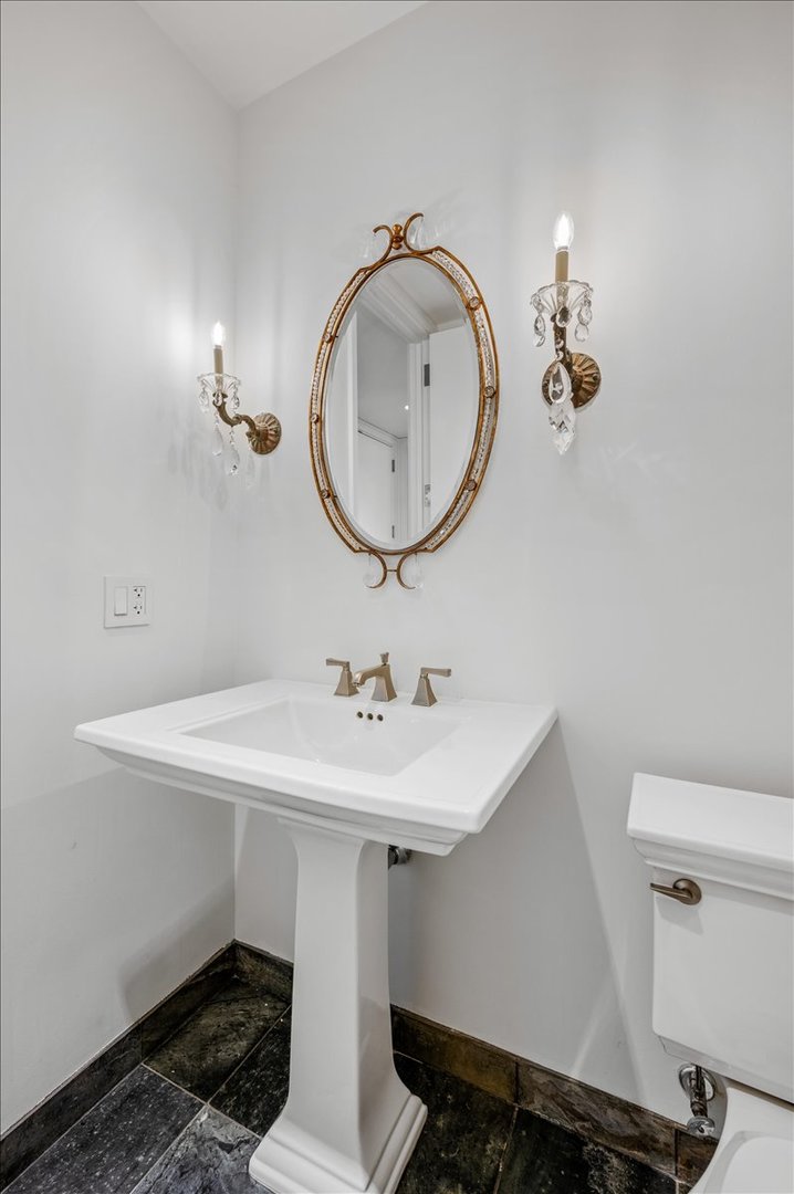 401 N Wabash Avenue Unit: 48I