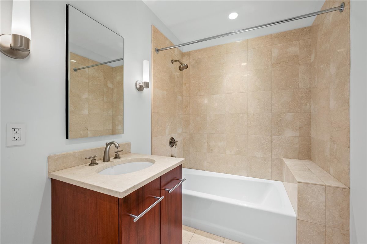 401 N Wabash Avenue Unit: 48I