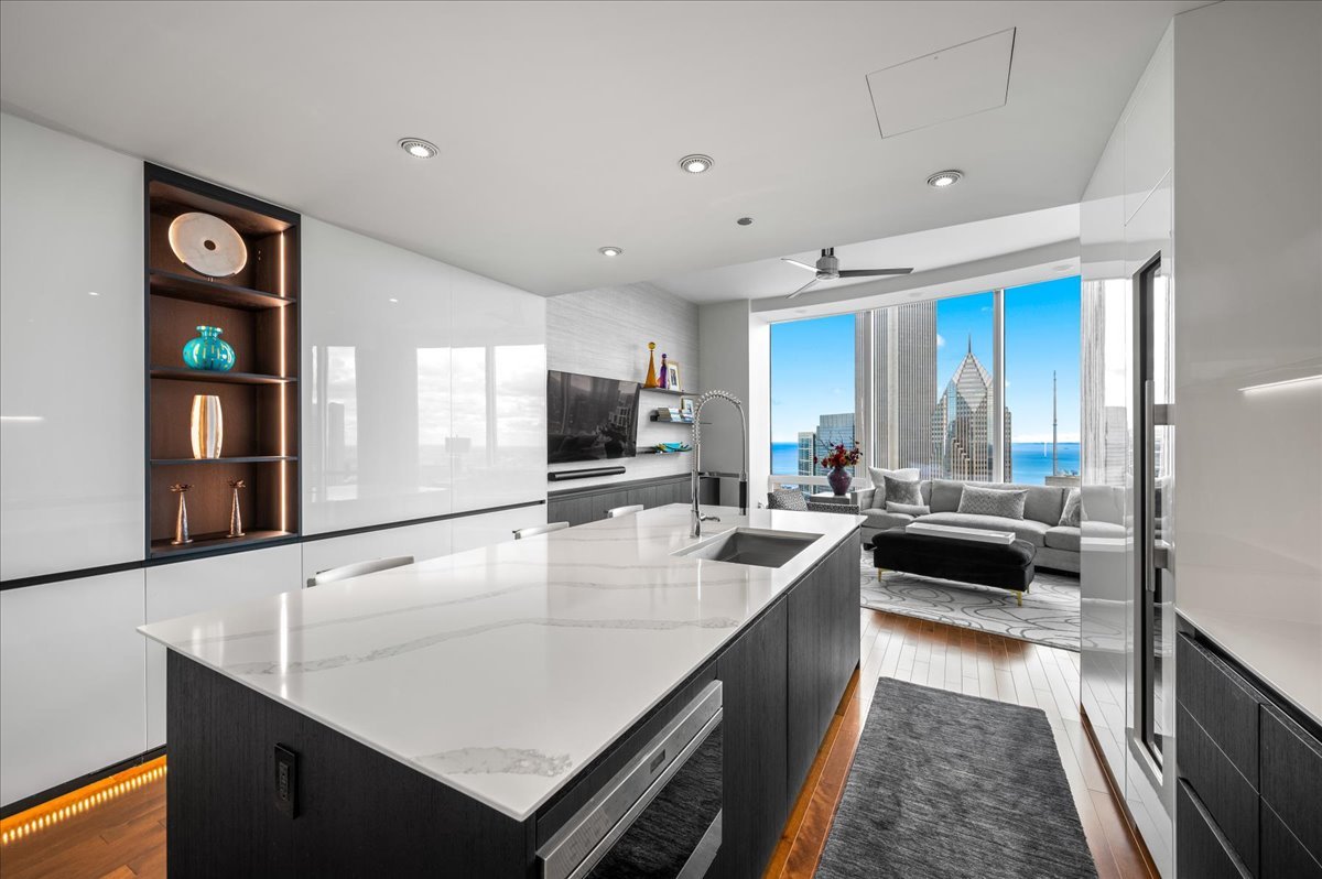 401 N Wabash Avenue Unit: 51E