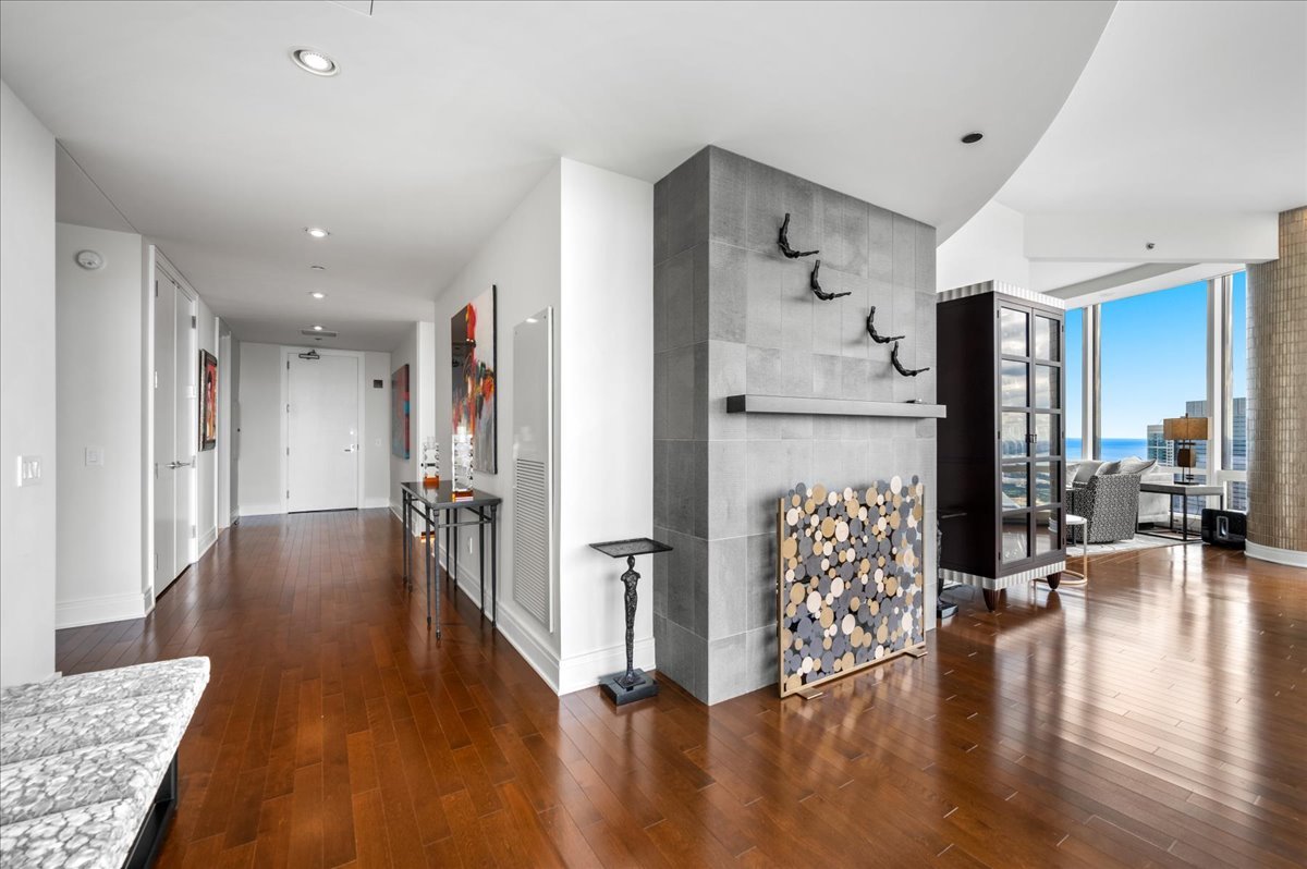 401 N Wabash Avenue Unit: 51E