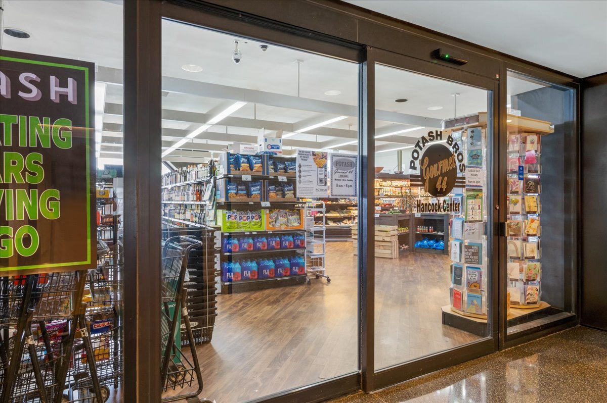 175 E Delaware Place Unit: 7910