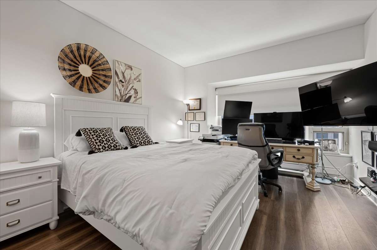 800 N Michigan Avenue Unit: 2202