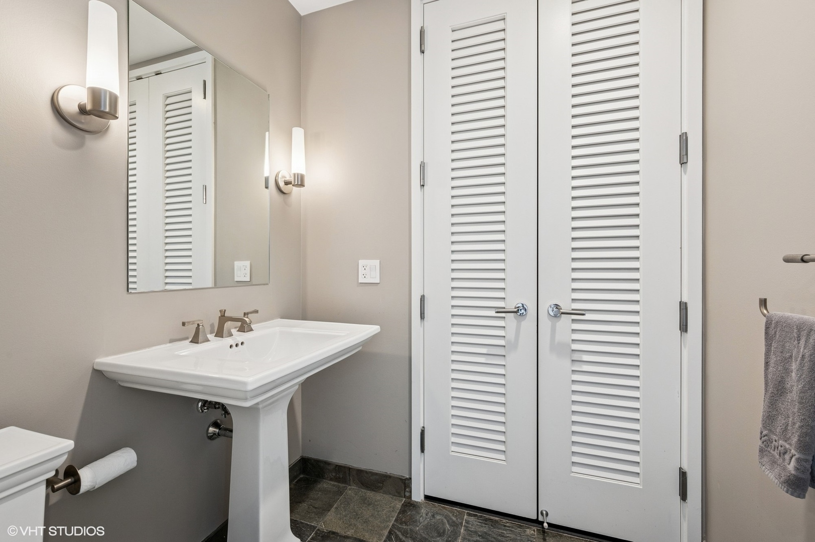 401 N Wabash Avenue Unit: 44B