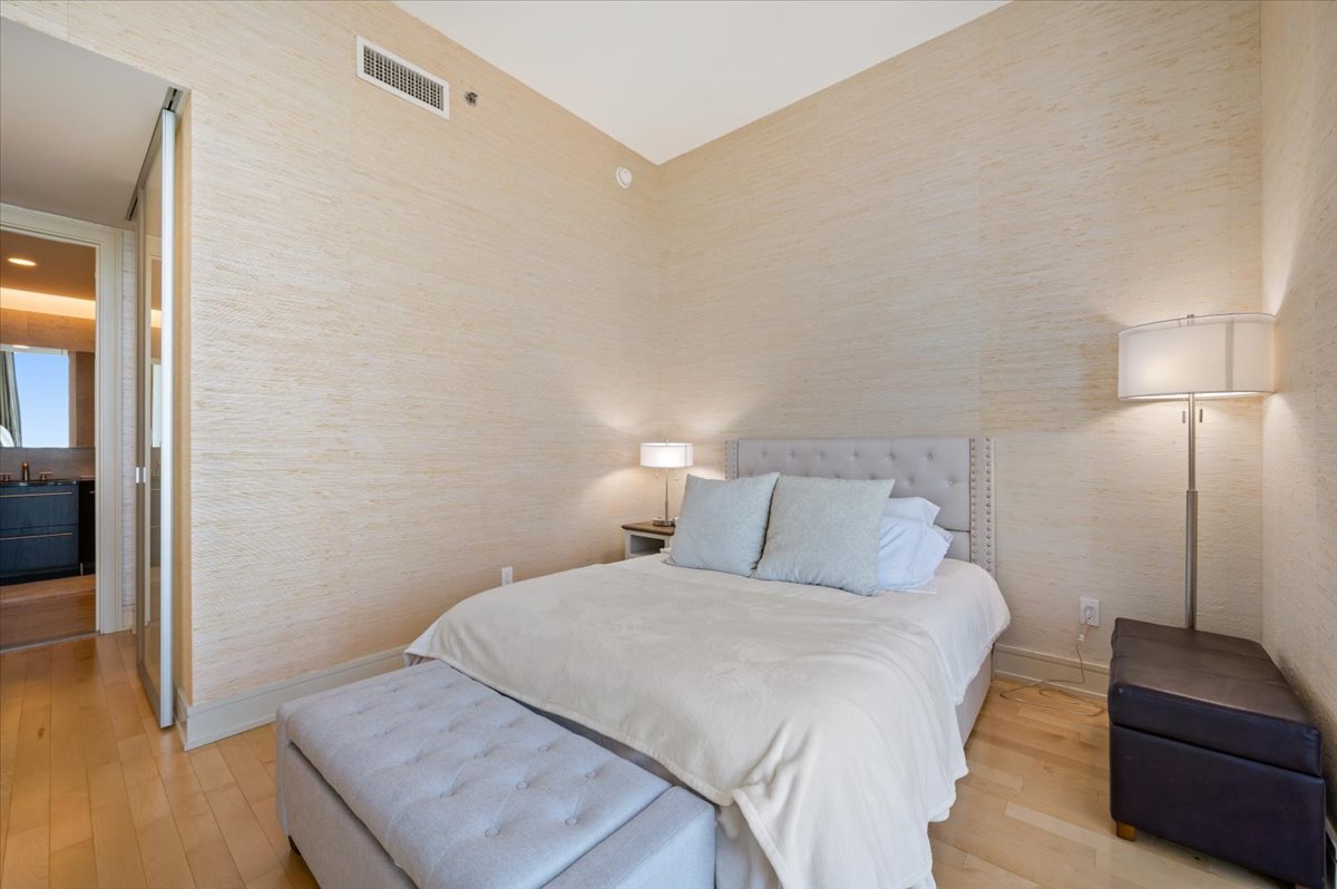 401 N Wabash Avenue Unit: 71C