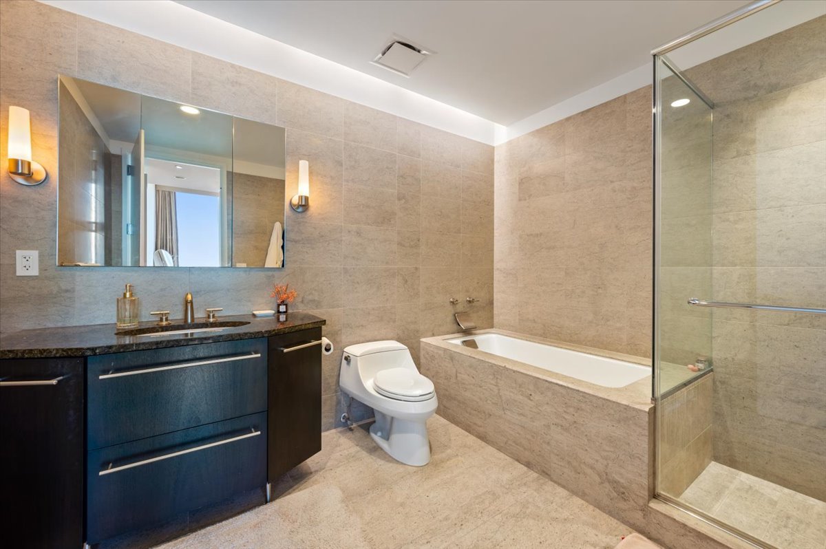 401 N Wabash Avenue Unit: 71C