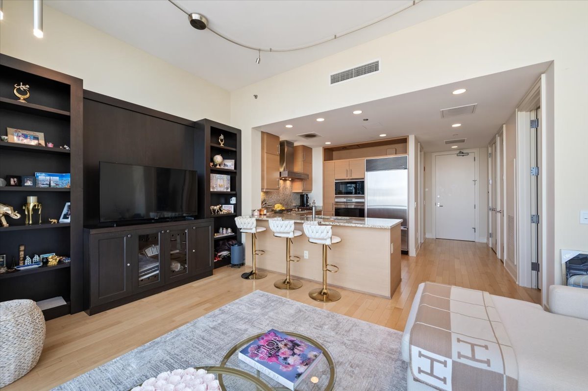 401 N Wabash Avenue Unit: 71C