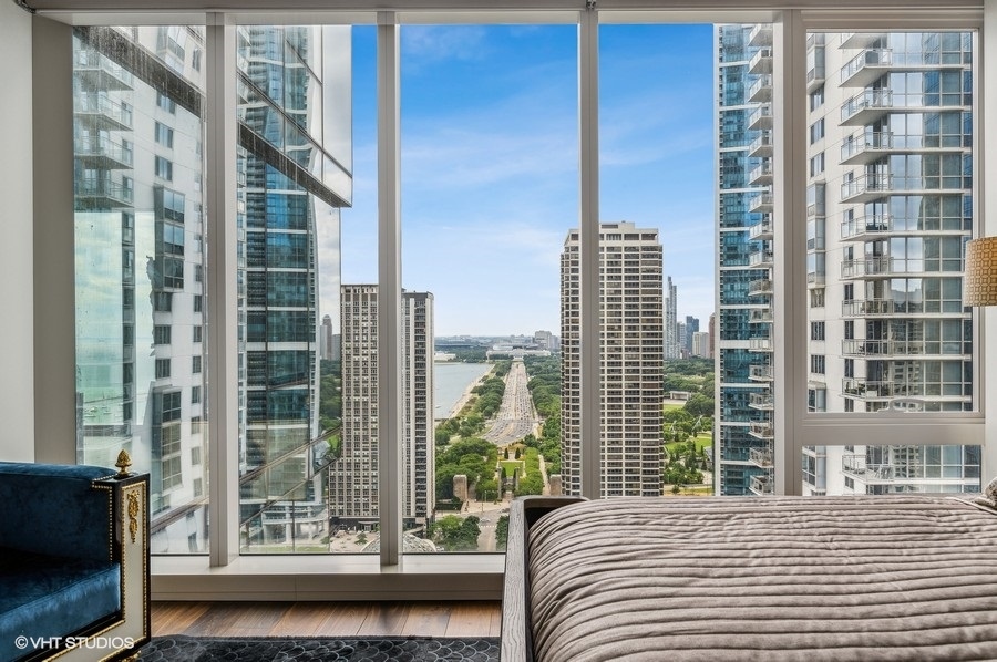 363 E Wacker Drive Unit: 2103