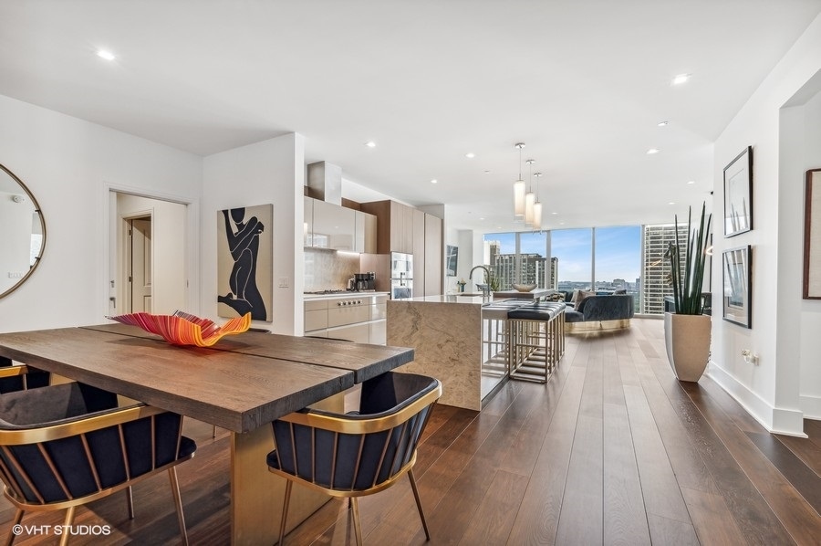 363 E Wacker Drive Unit: 2103
