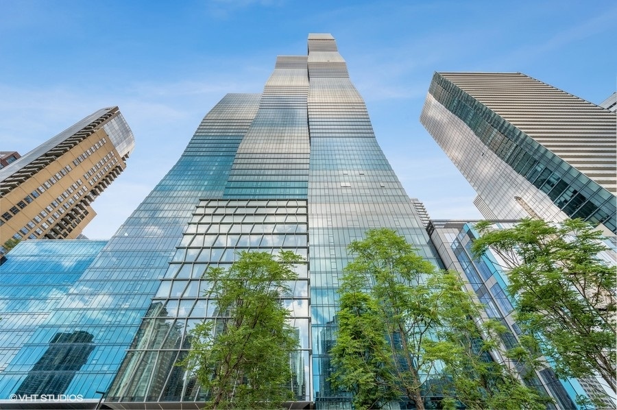 363 E Wacker Drive Unit: 2103