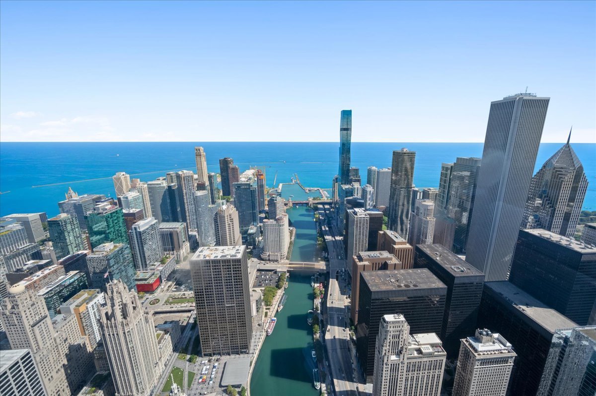 401 N wabash Avenue Unit: 73F
