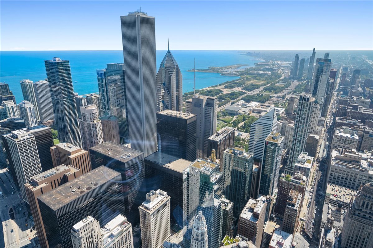 401 N wabash Avenue Unit: 73F