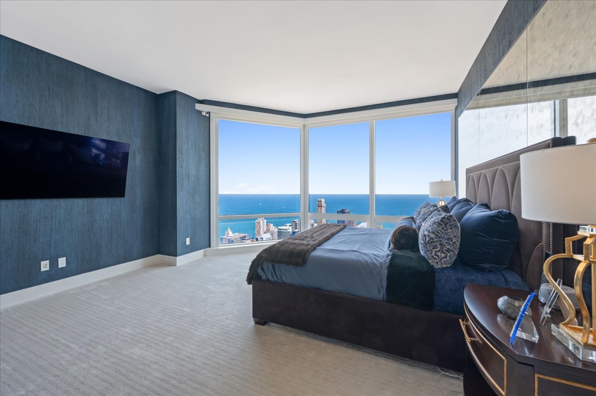 401 N wabash Avenue Unit: 73F