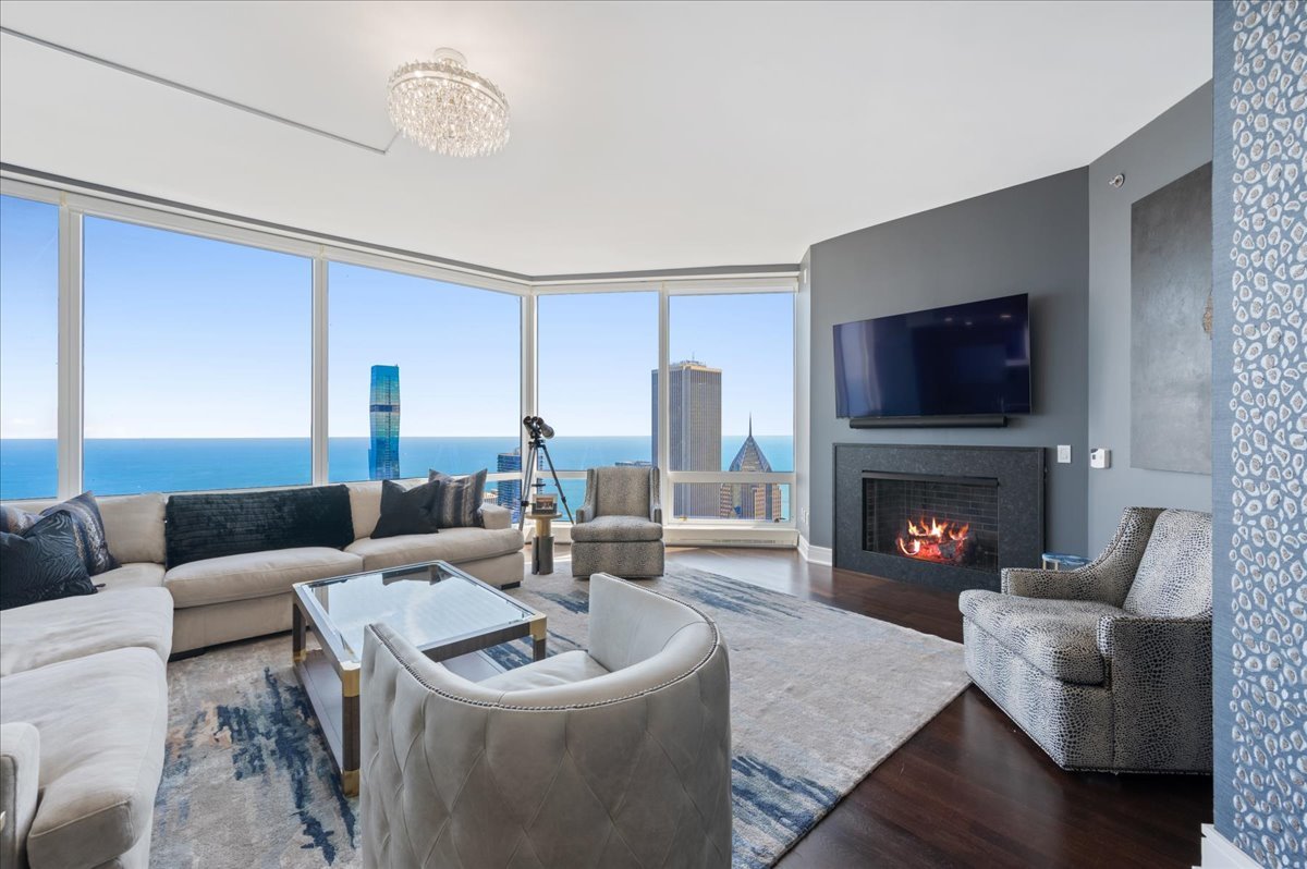 401 N wabash Avenue Unit: 73F