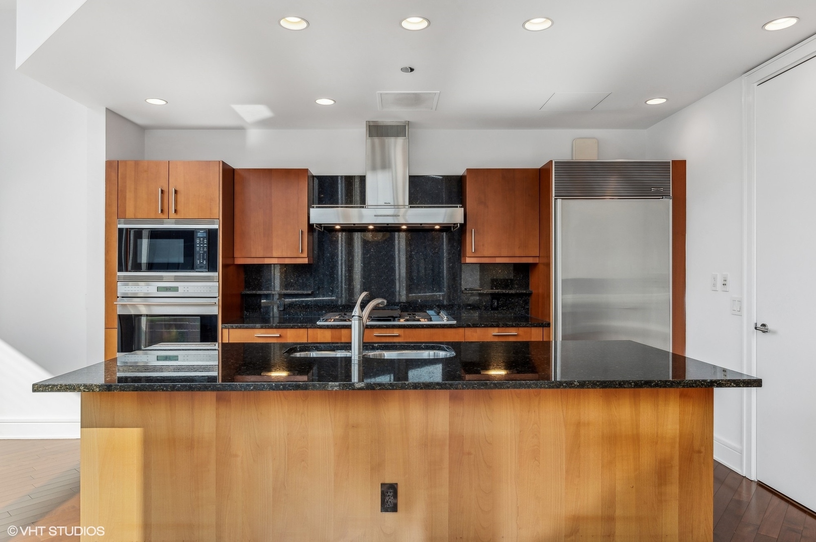 401 N Wabash Avenue Unit: 49F
