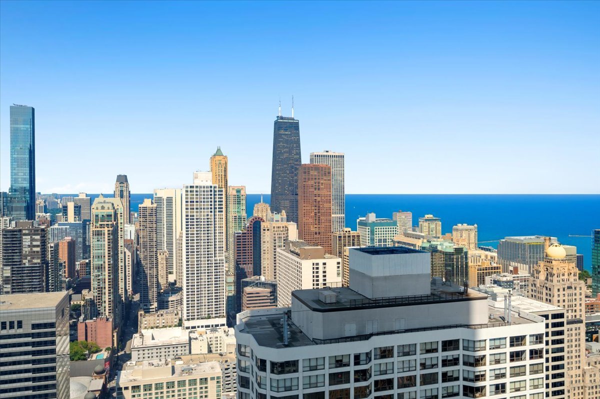 401 N Wabash Avenue Unit: 44A