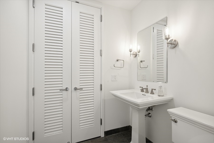 401 N Wabash Avenue Unit: 42E