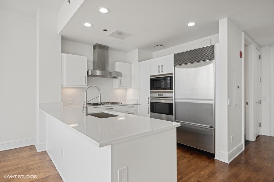 401 N Wabash Avenue Unit: 42E