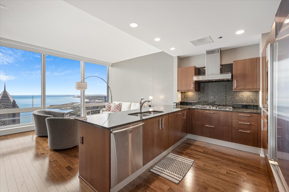 401 N Wabash Avenue Unit: 69F
