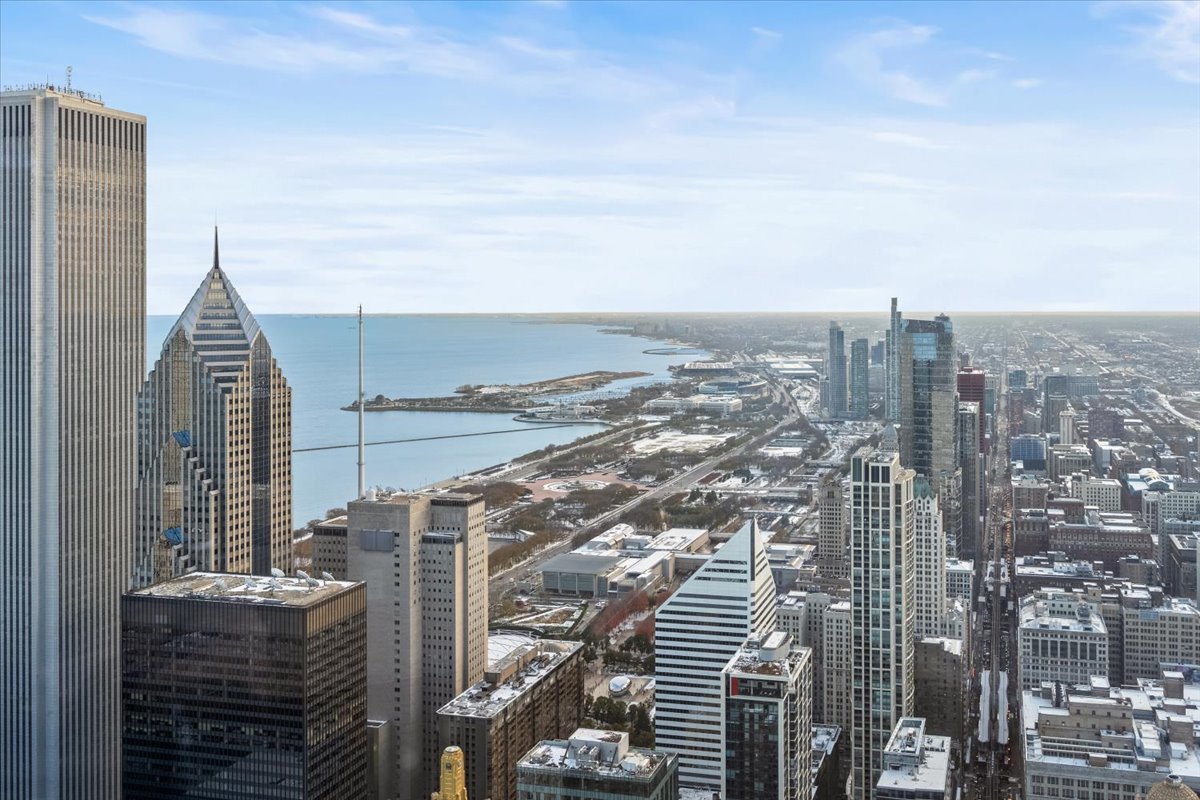 401 N Wabash Avenue Unit: 67F