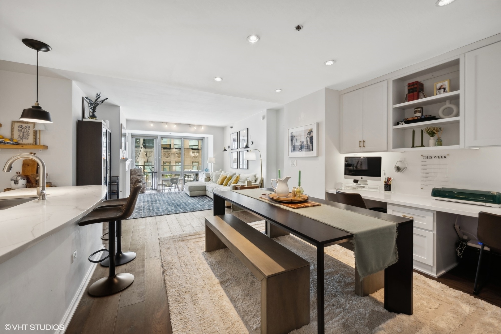 160 E Illinois Street Unit: 1102