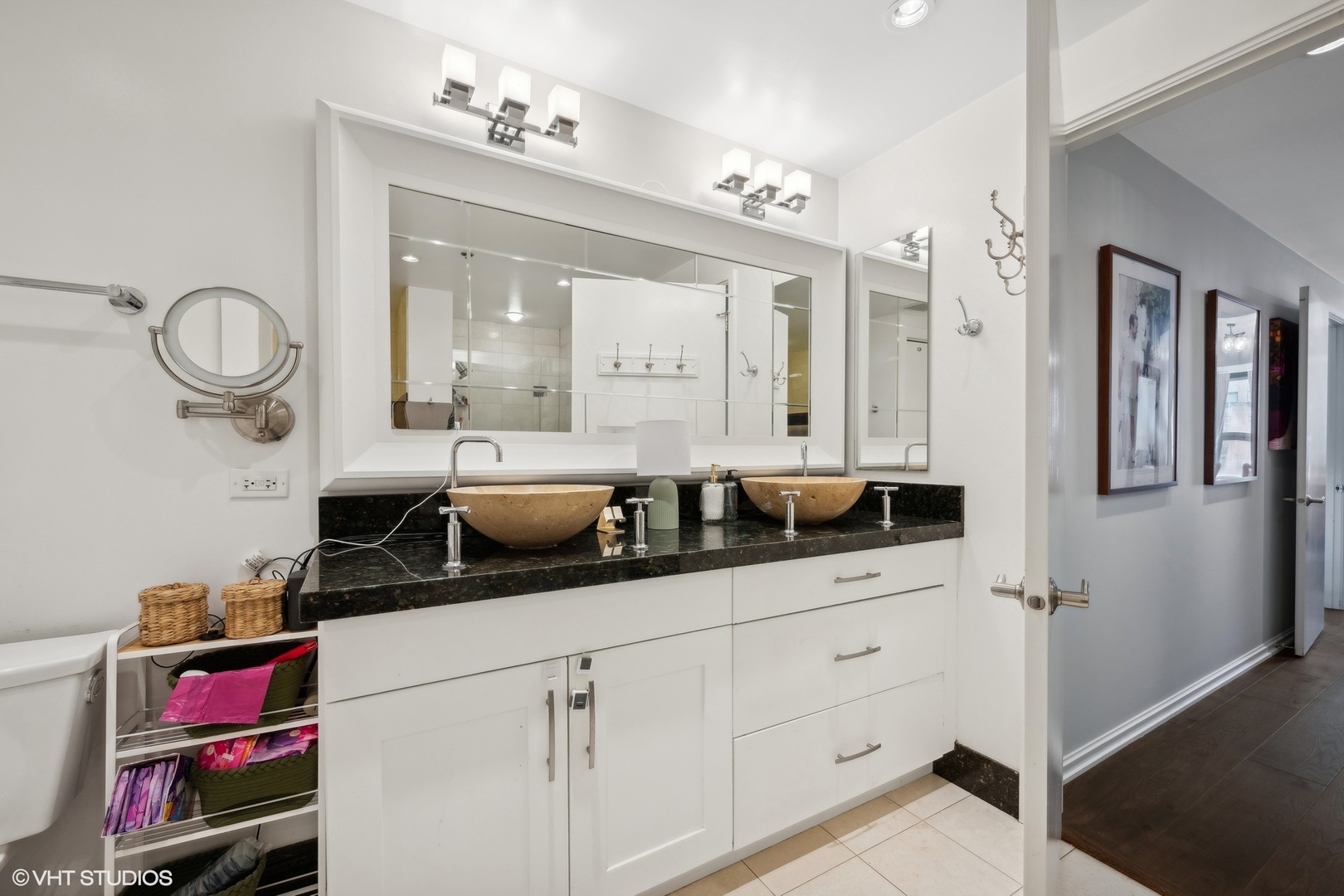 160 E Illinois Street Unit: 1102