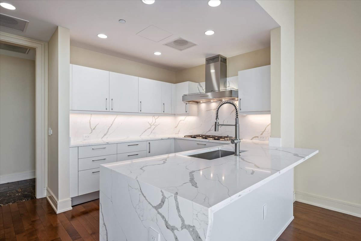 401 N Wabash Avenue Unit: 86D