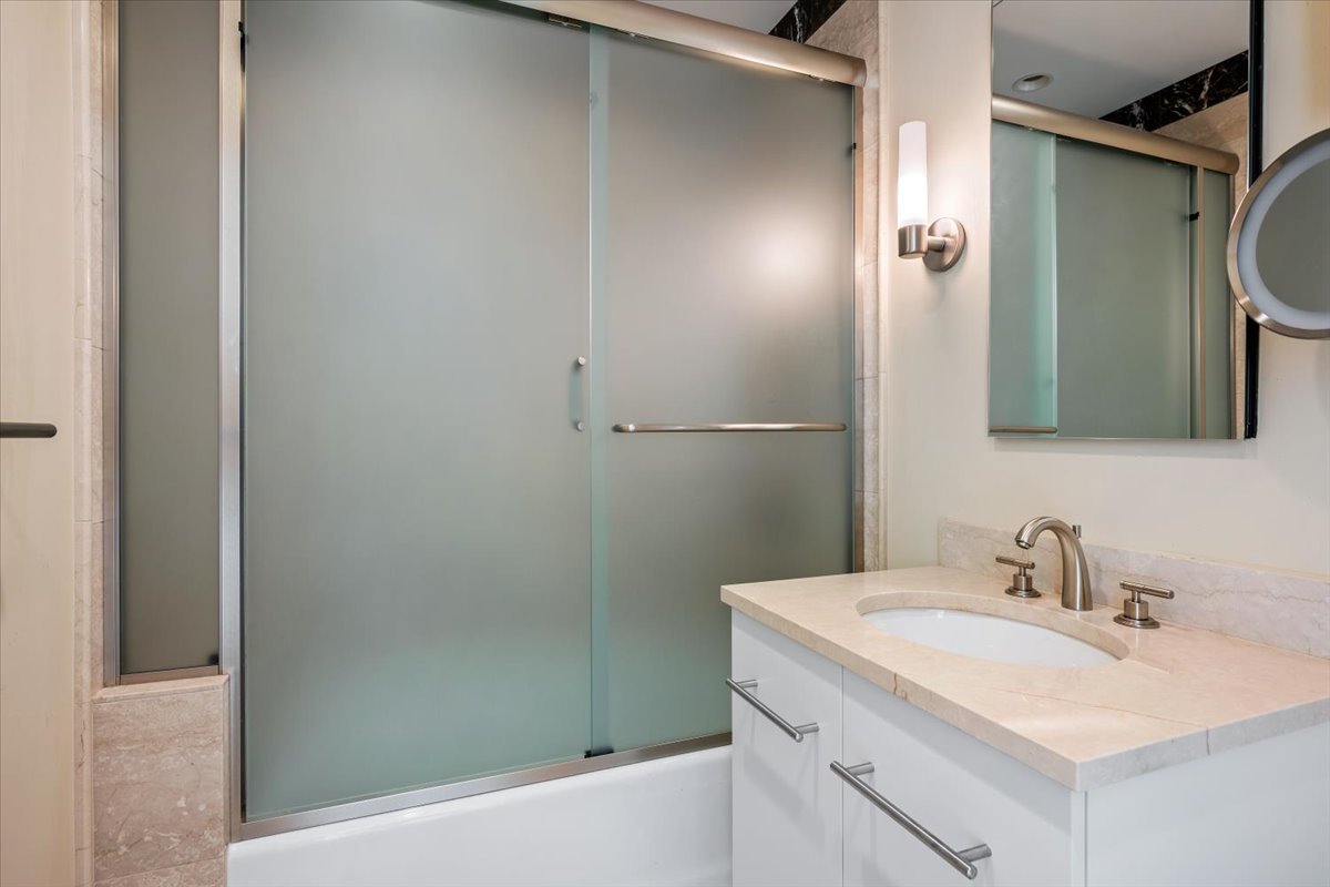 401 N Wabash Avenue Unit: 86D