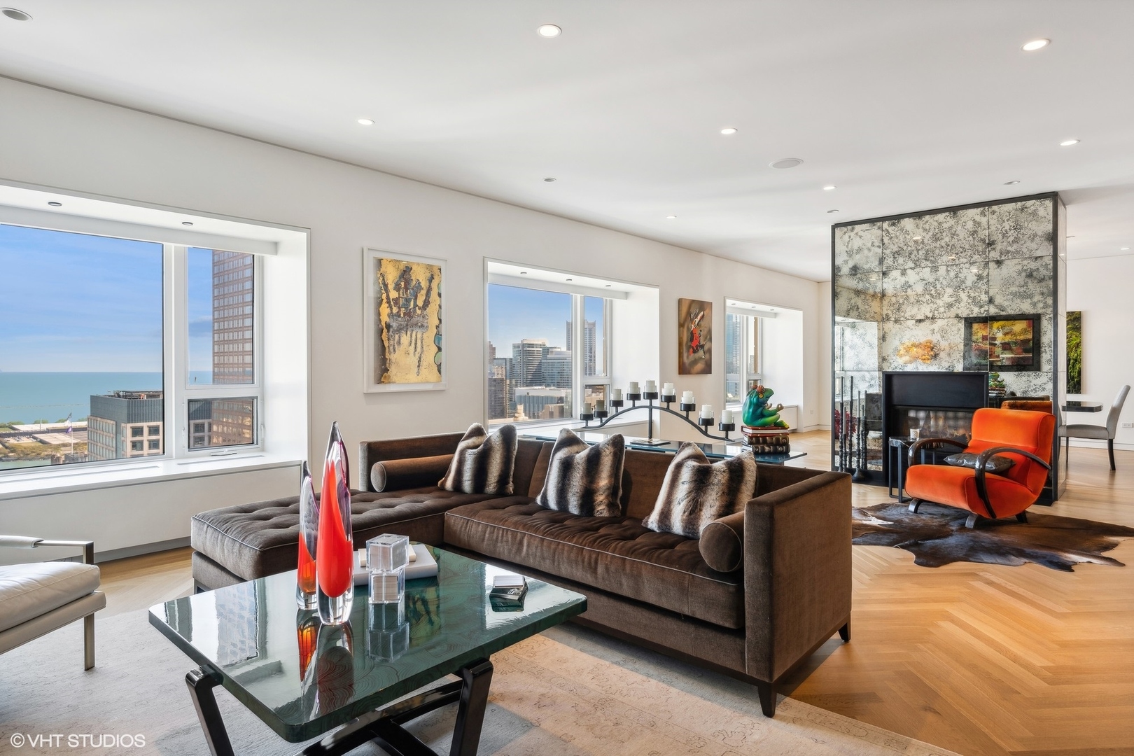 800 N Michigan Avenue Unit: 4001