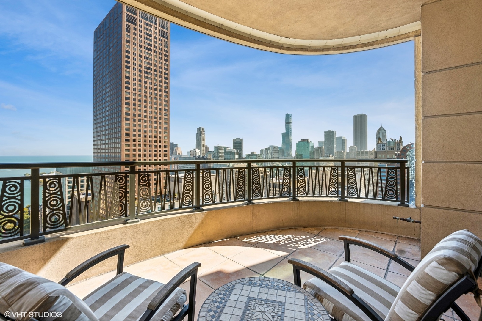 800 N Michigan Avenue Unit: 4001