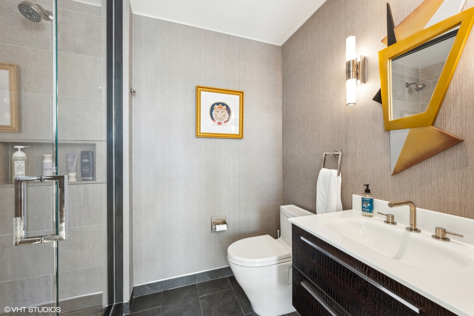 800 N Michigan Avenue Unit: 4001