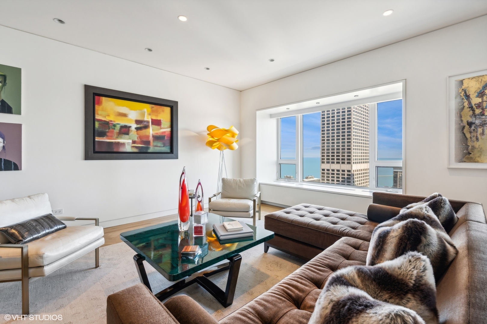 800 N Michigan Avenue Unit: 4001