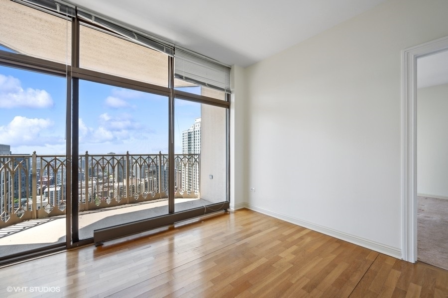 21 E Huron Street Unit: 3801