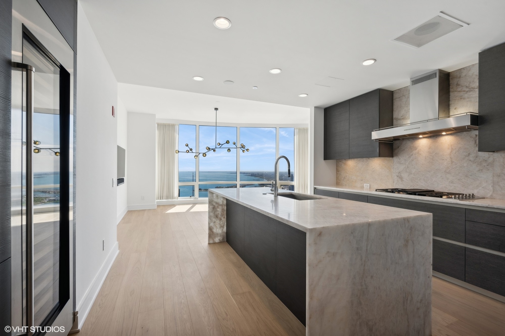 401 N Wabash Avenue Unit: 69E