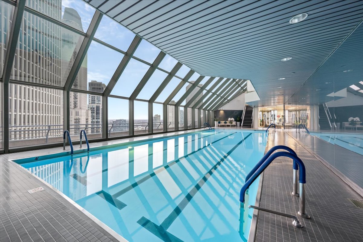 950 N Michigan Avenue Unit: 4303