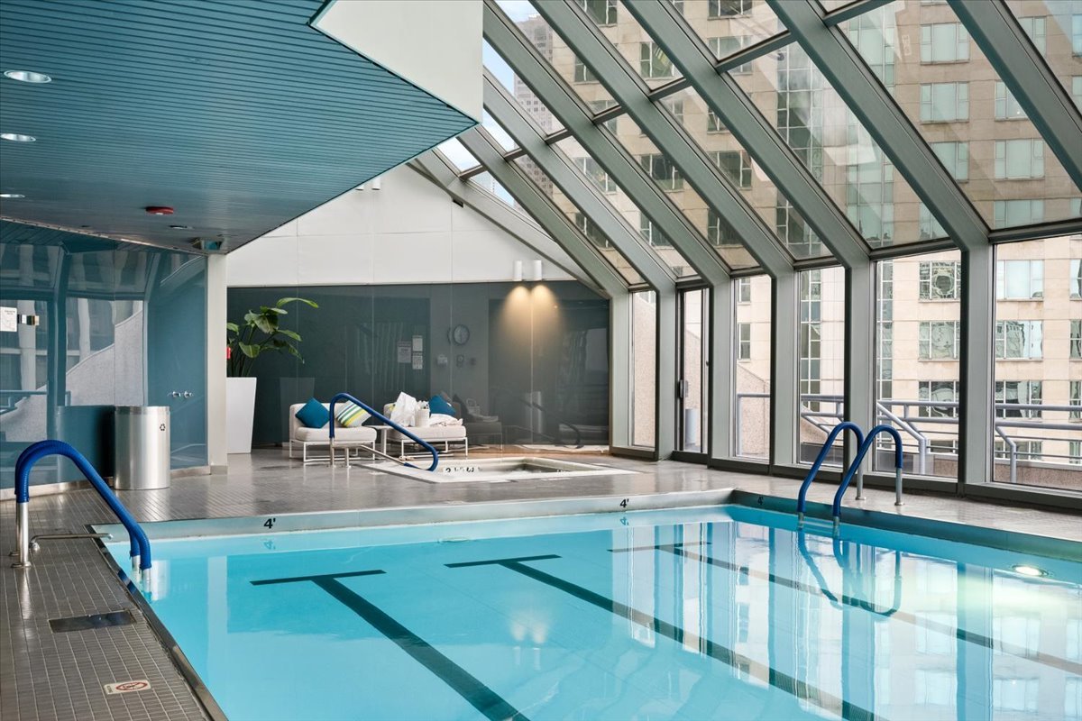 950 N Michigan Avenue Unit: 4303